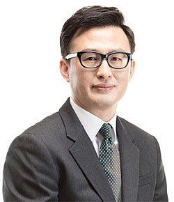 한국문화정보원 이현웅 원장 증명사진