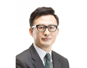 한국문화정보원 이현웅 원장 증명사진